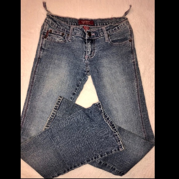 Tyte Jeans Denim - BOGO 50% OFF ALL BOTTOMS! Blue jeans with pink threading!👖